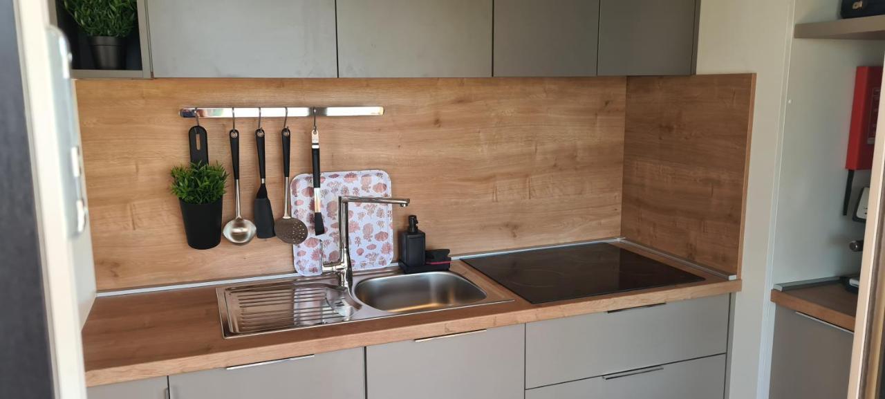 Mobile Home Kmz Selce Eksteriør billede